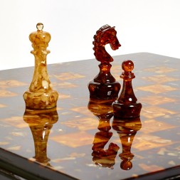 Настольная игра &quot;Шахматы Классика&quot; из Янтаря и дерева
