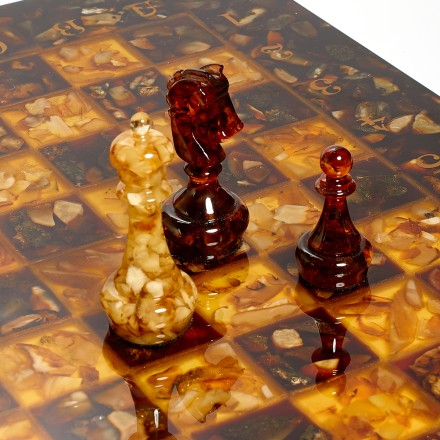 Настольная игра &quot;Шахматы Классика&quot; из Янтаря и дерева купить